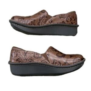 Alegria Debra Yeehaw Brown Clogs Women's 38 Brown Comfort‎ Leather Embossed